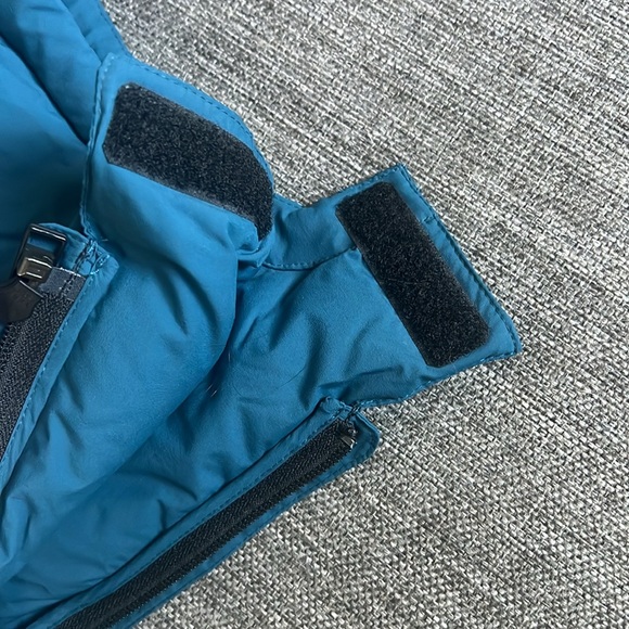 Aritzia Super Puff Shorty in Teal Agate - Picture 15 of 16